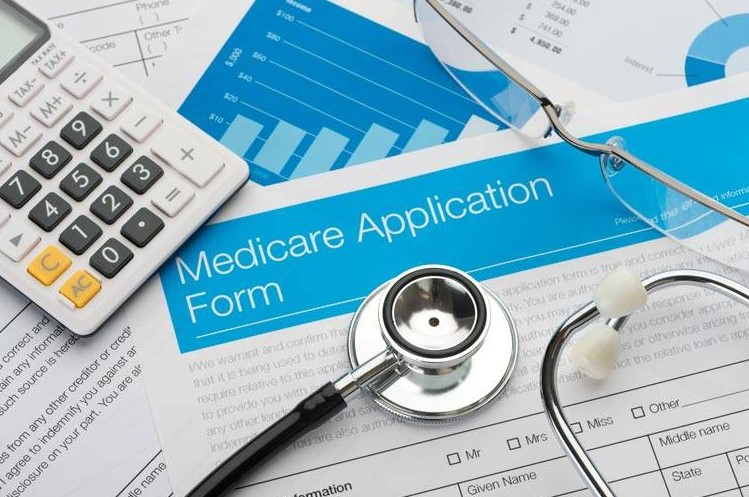 what is the difference between medicare and health insurance